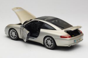 Porsche 911 996 Carrera 4S Plata Maisto 1:18 WAP02102212 Metal - imagen 5 de 8