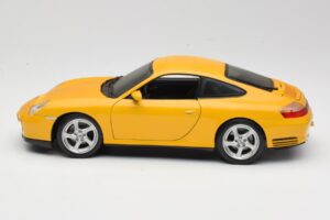 Porsche 911 996 Carrera 4S Amarillo Maisto 1:18 WAP02101610 Metal - imagen 4 de 8