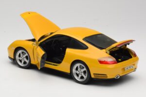 Porsche 911 996 Carrera 4S Amarillo Maisto 1:18 WAP02101610 Metal - imagen 5 de 8