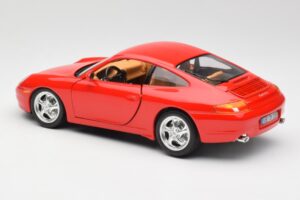Porsche 911 996 Carrera Rojo Bburago 1:18 3385 Metal - imagen 7 de 8