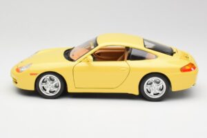 Porsche 911 996 Carrera Amarillo Bburago 1:18 30085-M1 Metal - imagen 4 de 8