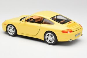 Porsche 911 996 Carrera Amarillo Bburago 1:18 30085-M1 Metal - imagen 7 de 8