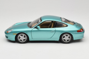 Porsche 911 996 Green Metallic UT Models 1:18 27901 Metal - imagen 4 de 8