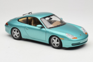 Porsche 911 996 Green Metallic UT Models 1:18 27901 Metal - imagen 6 de 8