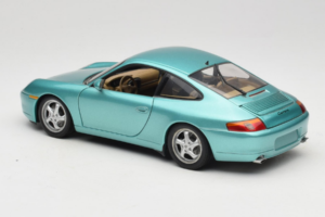 Porsche 911 996 Green Metallic UT Models 1:18 27901 Metal - imagen 7 de 8