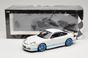 Porsche 911 996 GT3 RS Blanco Franjas Azules Minichamps 1:18 155062021 Metal - imagen 6 de 6