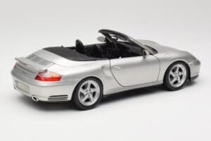 Porsche 911 996 Turbo Cabriolet Plata Maisto 1:18 31660 Metal - imagen 3 de 8