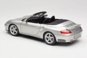 Porsche 911 996 Turbo Cabriolet Plata Maisto 1:18 31660 Metal - imagen 7 de 8