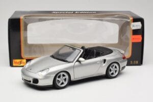 Porsche 911 996 Turbo Cabriolet Plata Maisto 1:18 31660 Metal - imagen 8 de 8