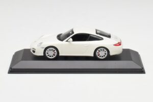 Porsche 911 997 Carrera 4S Carrara Blanco Minichamps 1:43 403066431 Metal