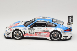Porsche 911 997 GT3 R #123 Muhlner Motorsport E. Fumal / E. Thiry 24 Hours of Spa 2011 Minichamps 1:18 151118923 Metal - imagen 3 de 6