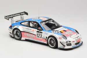 Porsche 911 997 GT3 R #123 Muhlner Motorsport E. Fumal / E. Thiry 24 Hours of Spa 2011 Minichamps 1:18 151118923 Metal - imagen 4 de 6