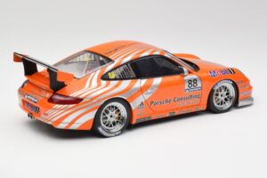 Porsche 911 997 GT3 R #88 Porsche Consulting 2005 AUTOart 1:18 77821 Metal - imagen 3 de 8