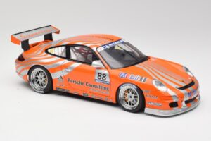 Porsche 911 997 GT3 R #88 Porsche Consulting 2005 AUTOart 1:18 77821 Metal - imagen 6 de 8