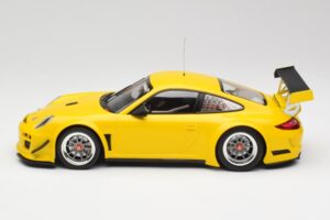 Porsche 911 997 GT3 R Street Racing Amarillo Minichamps 1:18 151108902 Metal - imagen 3 de 6