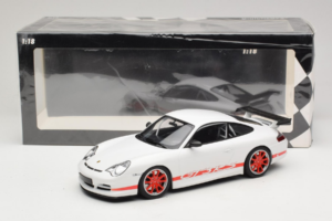 Porsche 911 996 GT3 RS Blanco Franja Roja Minichamps 1:18 155062020 Metal - imagen 6 de 6