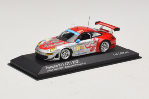 Porsche 911 997 GT3 RSR #80 J. Bergmeister / S. Neiman / D. Law 24 Hours of Le Mans 2009 Minichamps 1:43 400096980 Metal - imagen 2 de 4