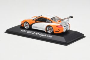 Porsche 911 GT3 R Hybrid 997.2 Presentation White Orange Minichamps 1:43 WAP0201170B Metal - imagen 3 de 4
