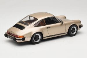 Porsche 911 Carrera 3.2 Bronce Solido 1:18 S1802602 Metal - imagen 3 de 8