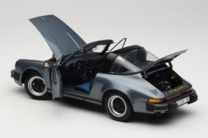 Porsche 911 SC Plata Minichamps 1:18 100063060 Metal - imagen 5 de 8