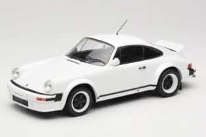 Porsche 911 SC GT Race Version IXO 1:18 18CMC007 Metal