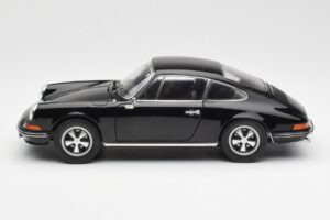 Porsche 911 S Negro Schuco 1:18 450047200 Metal - imagen 4 de 8