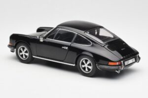 Porsche 911 S Negro Schuco 1:18 450047200 Metal - imagen 7 de 8