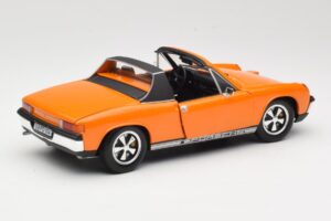 Porsche 914/6 Naranja Revell 1:18 08864 Metal - imagen 3 de 8