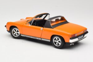 Porsche 914/6 Naranja Revell 1:18 08864 Metal - imagen 7 de 8