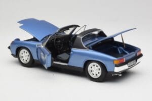 Porsche 914 Azul Revell 1:18 08975 Metal - imagen 5 de 8
