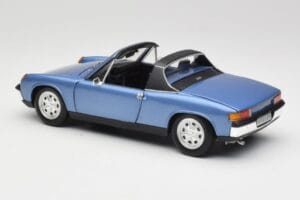 Porsche 914 Azul Revell 1:18 08975 Metal - imagen 7 de 8