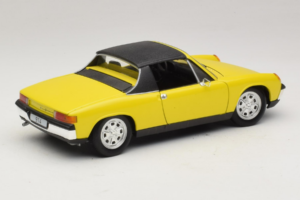 Porsche 914 Amarillo Revell 1:18 8976 Metal - imagen 3 de 8