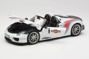 Porsche 918 Spyder Weissach Package Martini Minichamps 1:18 110062440 Metal - imagen 2 de 8