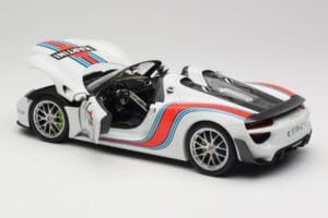 Porsche 918 Spyder Weissach Package Martini Minichamps 1:18 110062440 Metal - imagen 5 de 8