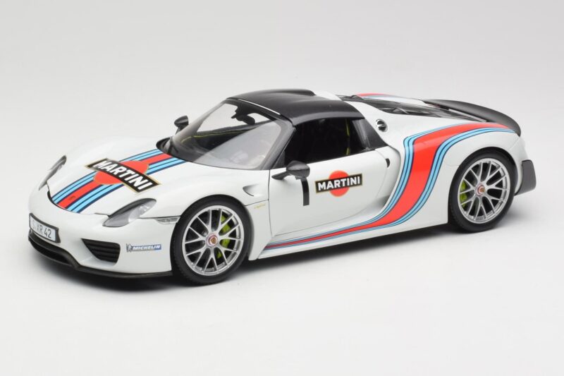 Porsche 918 Spyder Weissach Package Martini Minichamps 1:18 110062440 Metal
