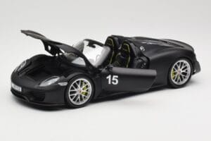 Porsche 918 Spyder Weissach Package Matt Black Minichamps 1:18 110062444 Metal - imagen 2 de 8
