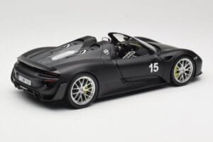 Porsche 918 Spyder Weissach Package Matt Black Minichamps 1:18 110062444 Metal - imagen 3 de 8