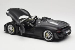 Porsche 918 Spyder Weissach Package Matt Black Minichamps 1:18 110062444 Metal - imagen 5 de 8