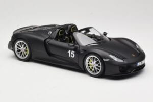 Porsche 918 Spyder Weissach Package Matt Black Minichamps 1:18 110062444 Metal - imagen 6 de 8