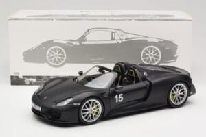 Porsche 918 Spyder Weissach Package Matt Black Minichamps 1:18 110062444 Metal - imagen 8 de 8