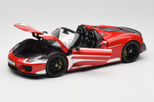 Porsche 918 Spyder Weissach Package Franjas Rojo Blanco Minichamps 1:18 110062442-O1 Metal - imagen 2 de 8