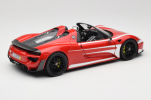 Porsche 918 Spyder Weissach Package Franjas Rojo Blanco Minichamps 1:18 110062442-O1 Metal - imagen 3 de 8