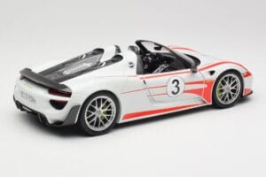 Porsche 918 Spyder Weissach Package Salzburg Minichamps 1:18 110062441 Metal - imagen 3 de 8