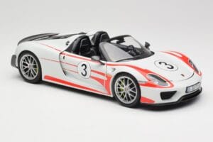 Porsche 918 Spyder Weissach Package Salzburg Minichamps 1:18 110062441 Metal - imagen 6 de 8