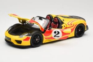 Porsche 918 Spyder Weissach Package Amarillo Con Rayas Minichamps 1:18 110062446 Metal - imagen 2 de 8