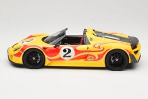 Porsche 918 Spyder Weissach Package Amarillo Con Rayas Minichamps 1:18 110062446 Metal - imagen 4 de 8
