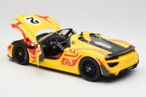 Porsche 918 Spyder Weissach Package Amarillo Con Rayas Minichamps 1:18 110062446 Metal - imagen 5 de 8