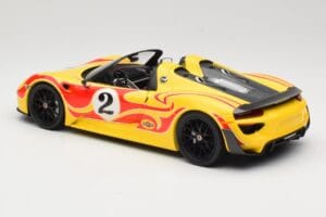 Porsche 918 Spyder Weissach Package Amarillo Con Rayas Minichamps 1:18 110062446 Metal - imagen 7 de 8