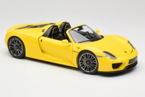 Porsche 918 Spyder Amarillo Minichamps 1:18 110062434 Metal - imagen 6 de 8