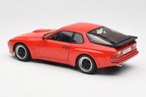 Porsche 924 Carrera GT Guards Rojo AUTOart 1:18 78003 Metal - imagen 7 de 8
